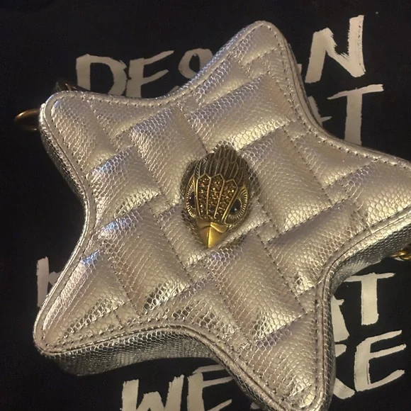 Silver Star-Shaped Bag with Gold Chain - Picture 4 of 9